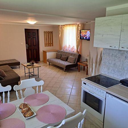 Apartman Cherry Gradac วาลเยโว ภายนอก รูปภาพ