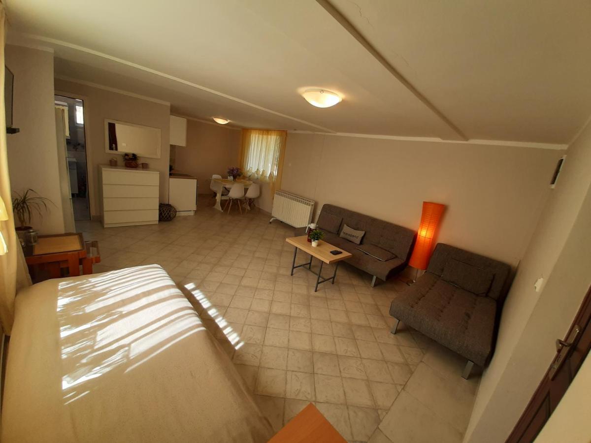Apartman Cherry Gradac วาลเยโว ภายนอก รูปภาพ